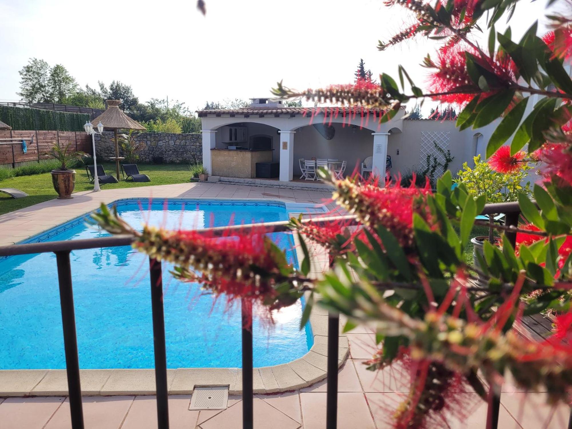 Le Gite De Lolivier En Provence Aramon Exterior foto