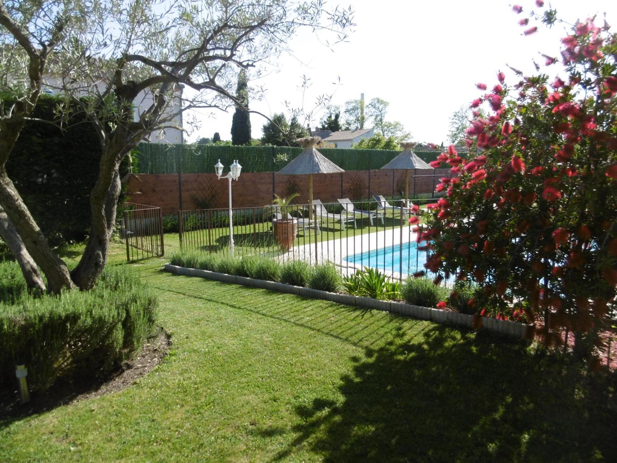 Le Gite De Lolivier En Provence Aramon Exterior foto