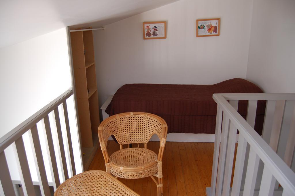 Le Gite De Lolivier En Provence Aramon Exterior foto